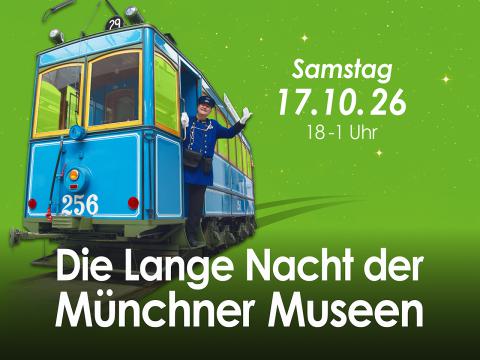 Blaue Münchner Trambahn auf grünem Hintergrund 