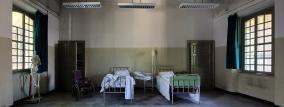 Altmodisches Krankenzimmer innen